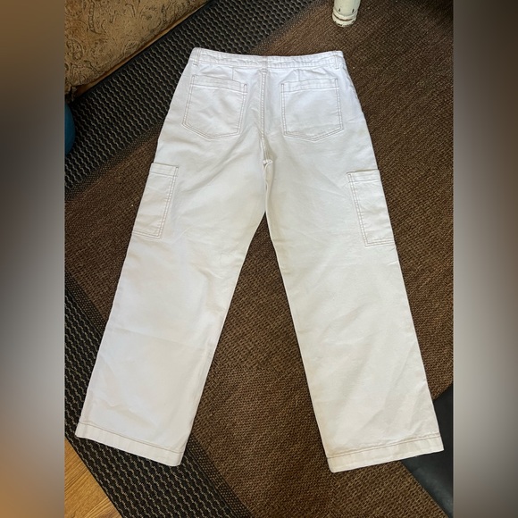 H&M DIVIDED White High Rise Super Wide Leg Utility Cargo Jeans Sz US 10 - Picture 5 of 6